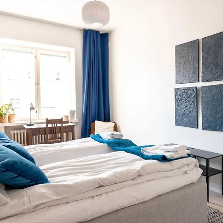 2br With View On Toeoeloenlahti Apartment Helsinki