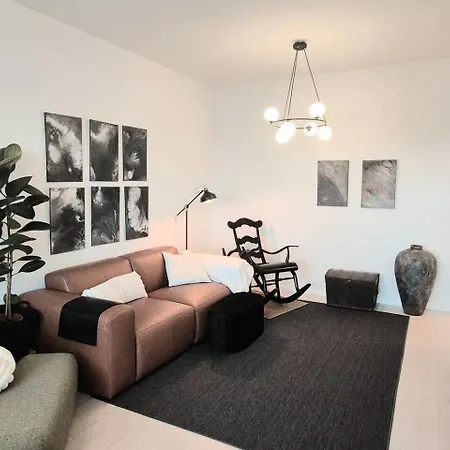 Daire 2br With View On Toeoeloenlahti *